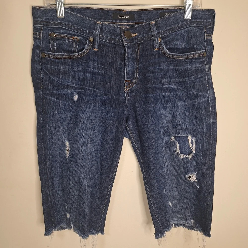 bebe vintage Chloe  distressed raw hem bermuda jean shorts SZ 30